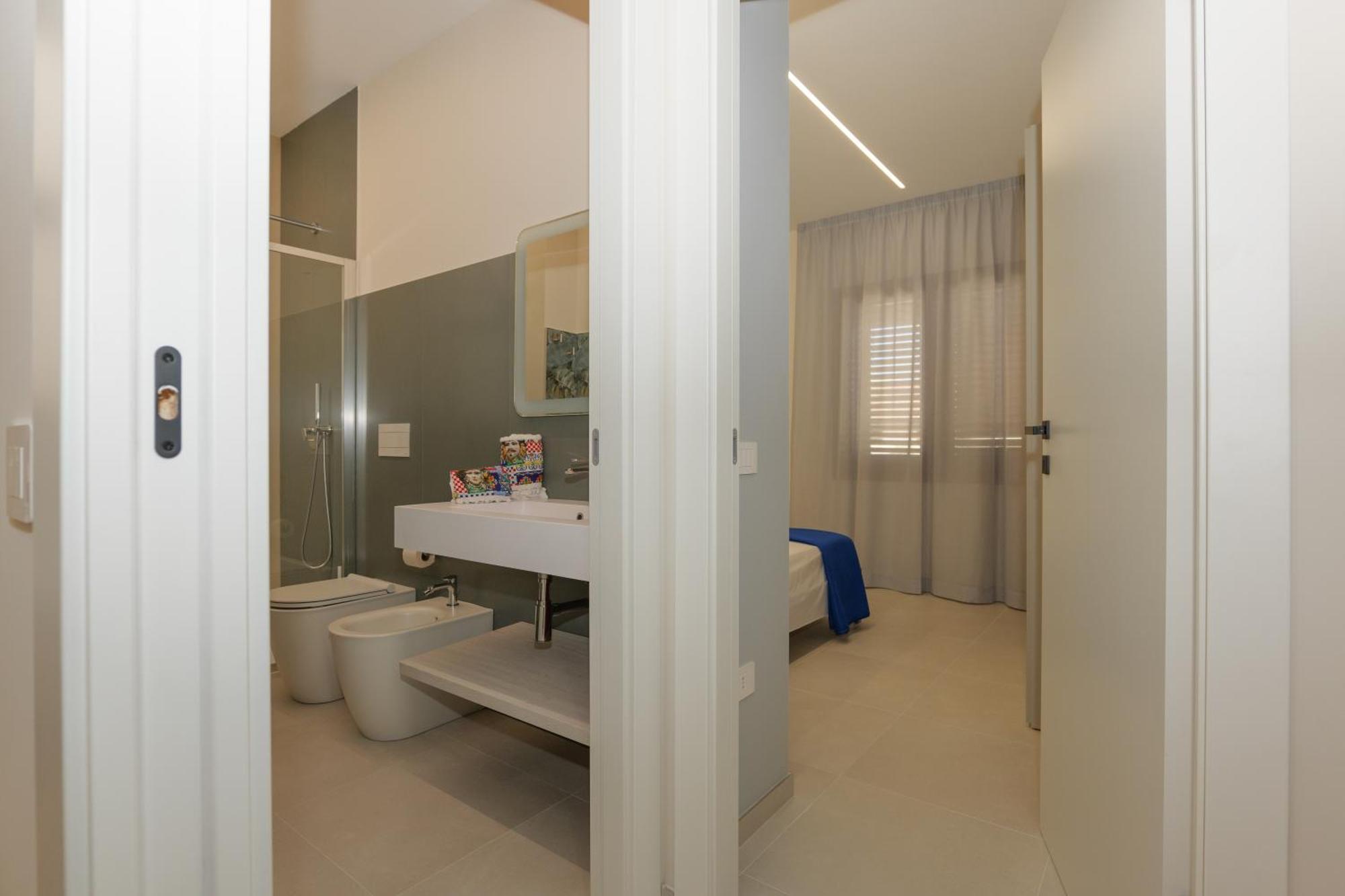 Benazar House *