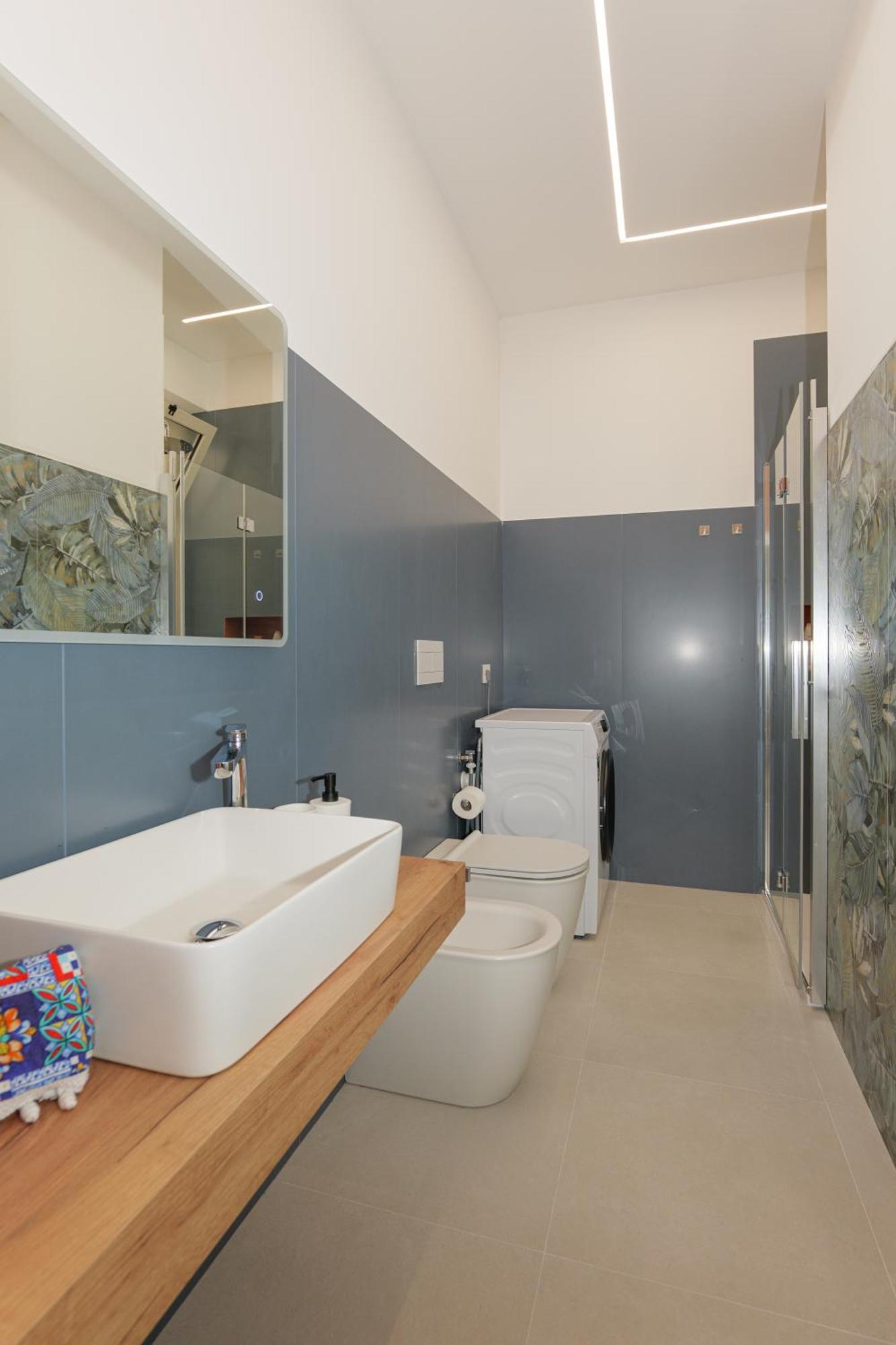 Apartment Benazar House *